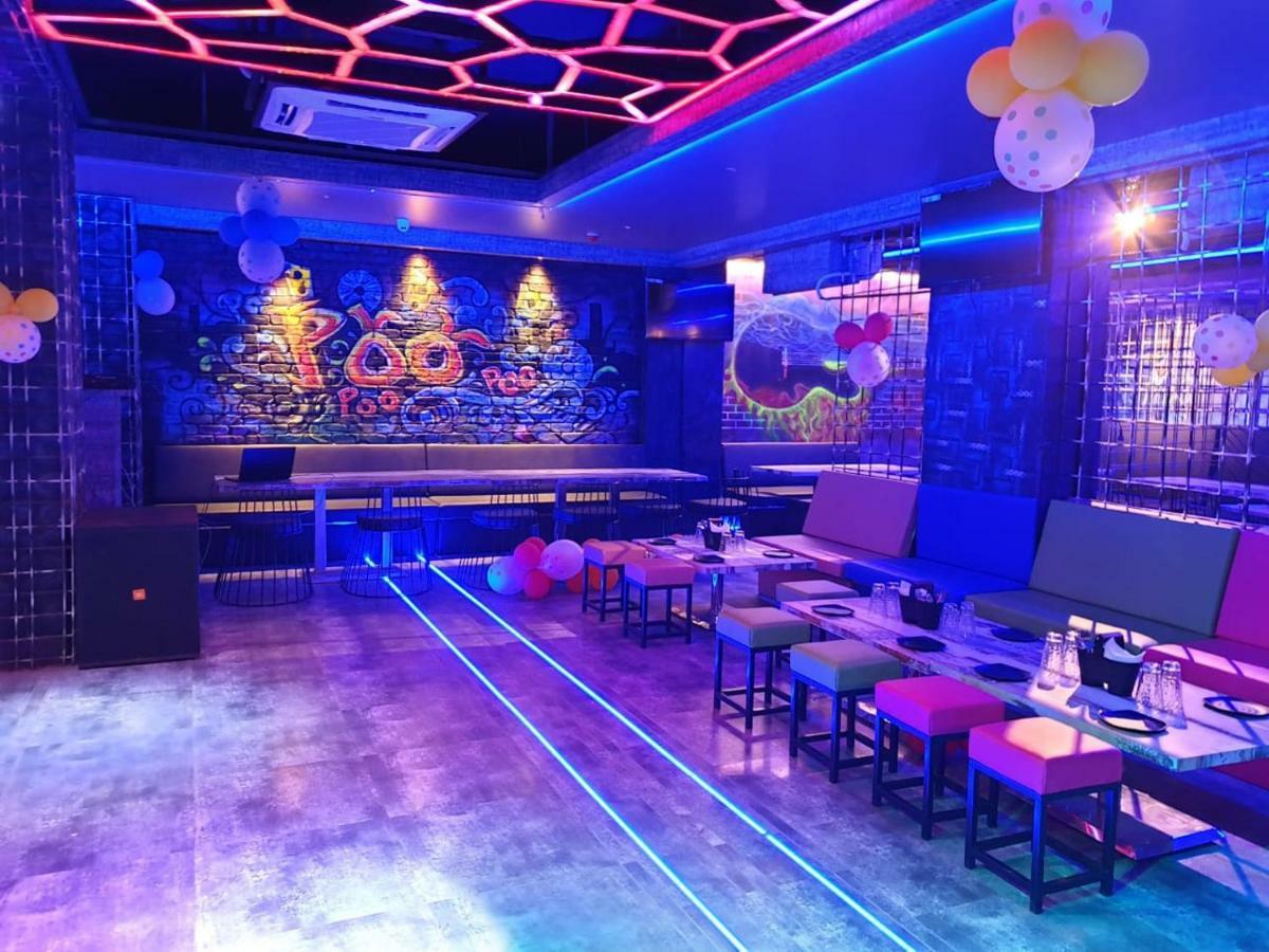 Virat Ambe Sports Club 호텔 Ulhāsnagar 외부 사진